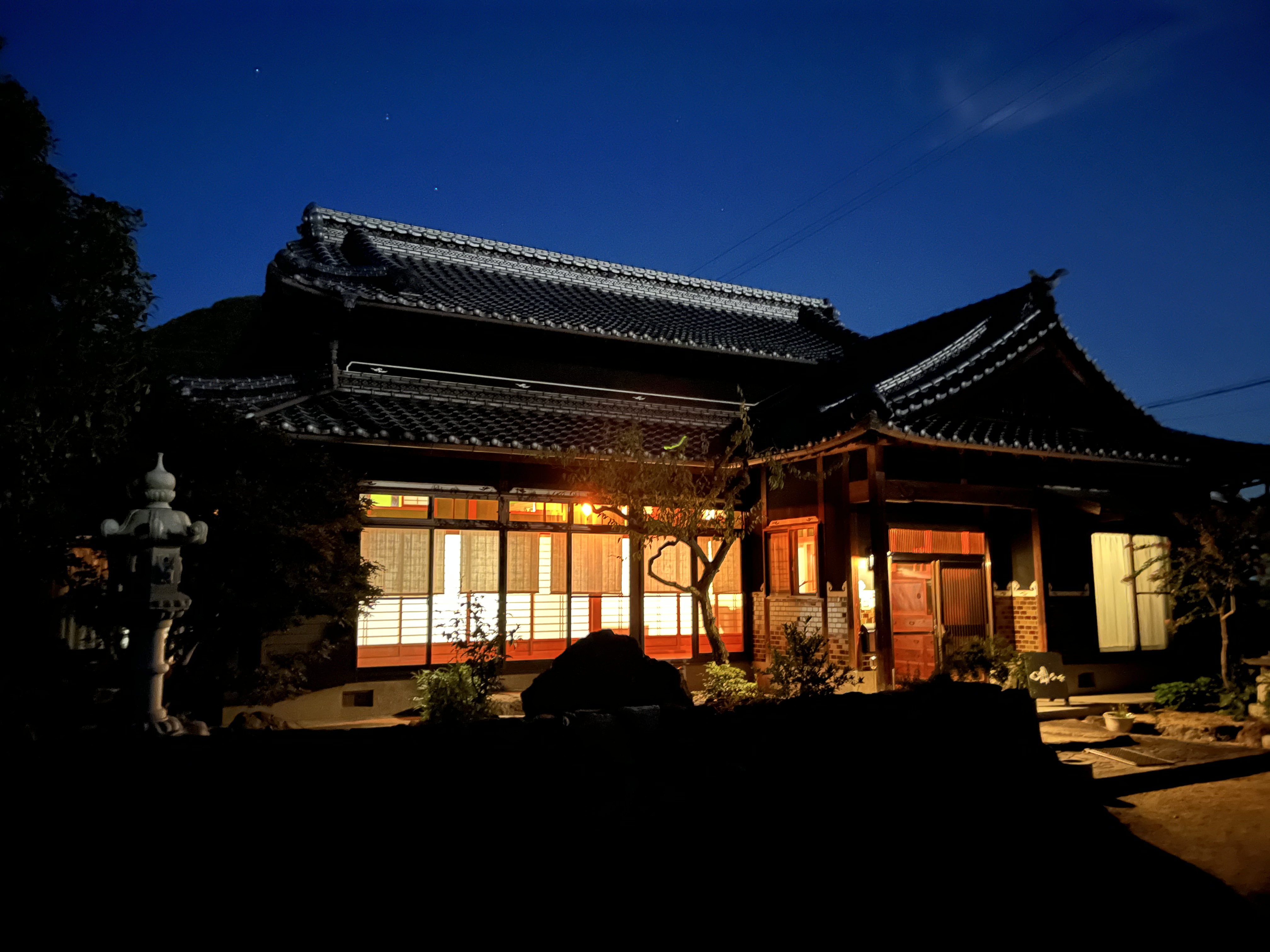 咄々々外観月夜